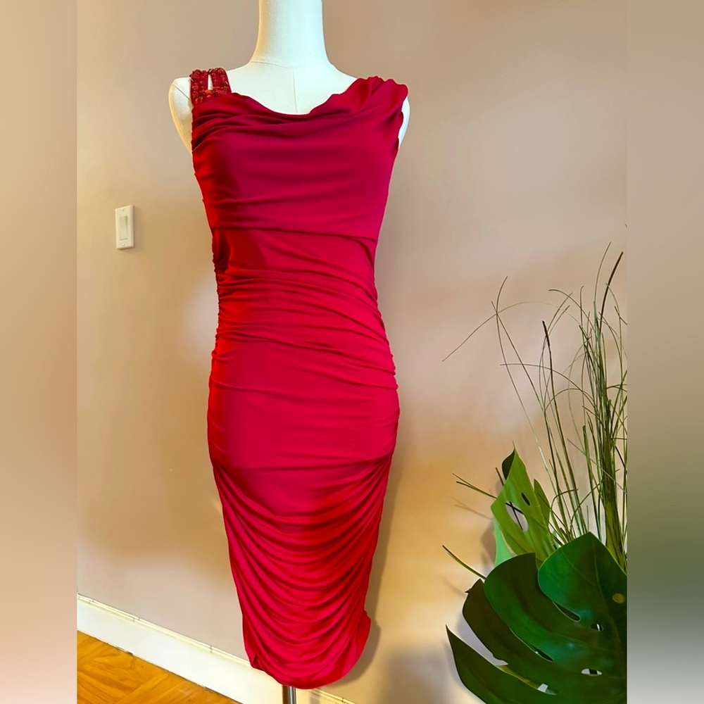 MARCIANO GUESS RED DRESS